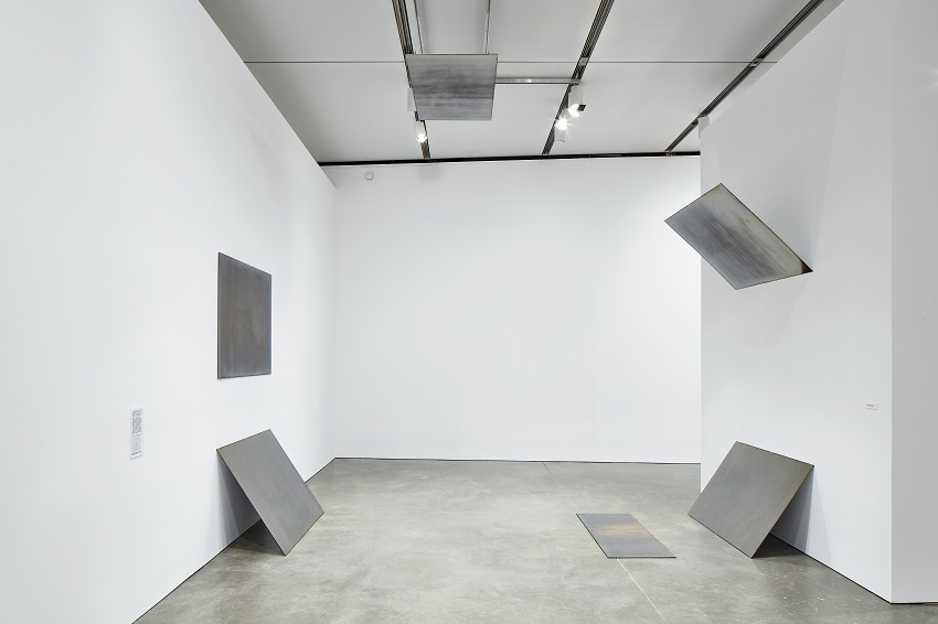 Deschenes Tilt / Swing (360° field of vision, version 1), 2009