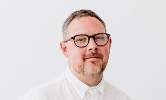 A headshot image of Jeff De Blois.